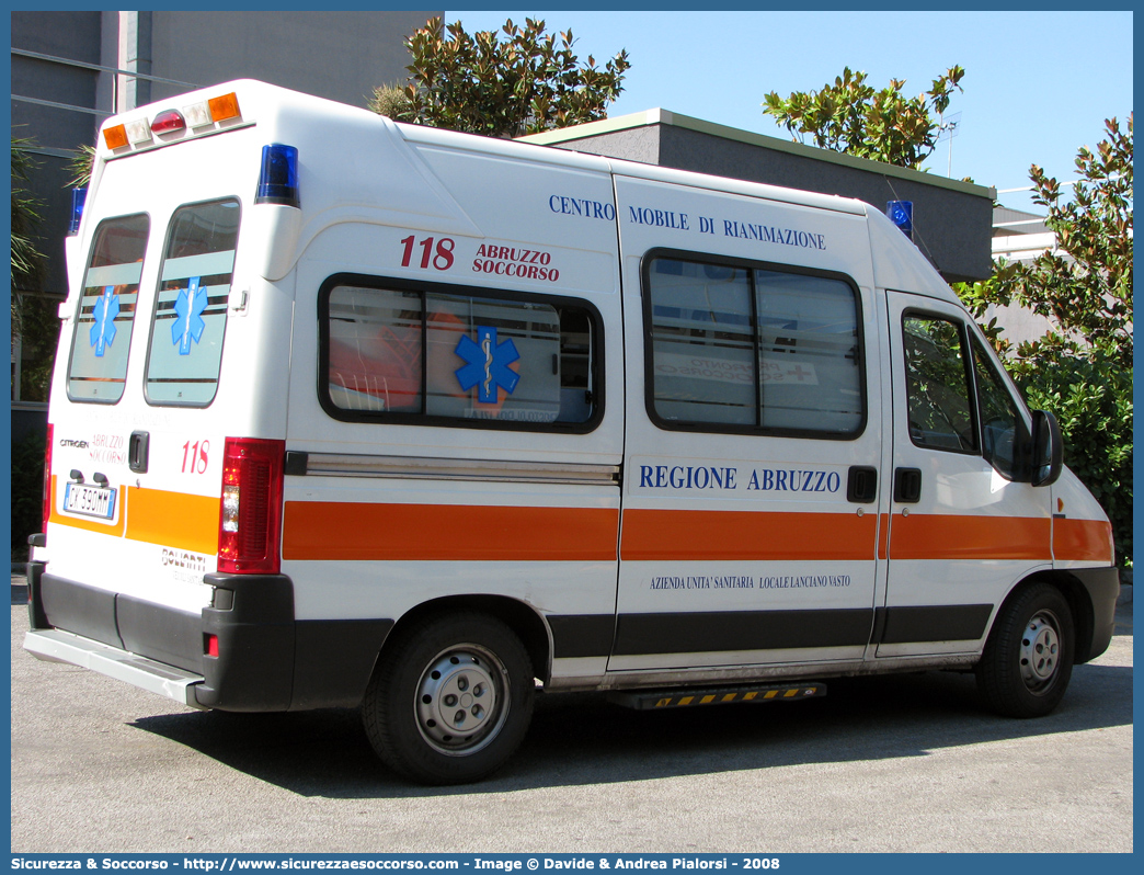 -
118 Lanciano e Vasto
Citroen Jumper II serie
Allestitore Bollanti S.r.l.
Parole chiave: 118;Lanciano;Vasto;Abruzzo;Soccorso;Citroen;Jumper;Ambulanza;Bollanti