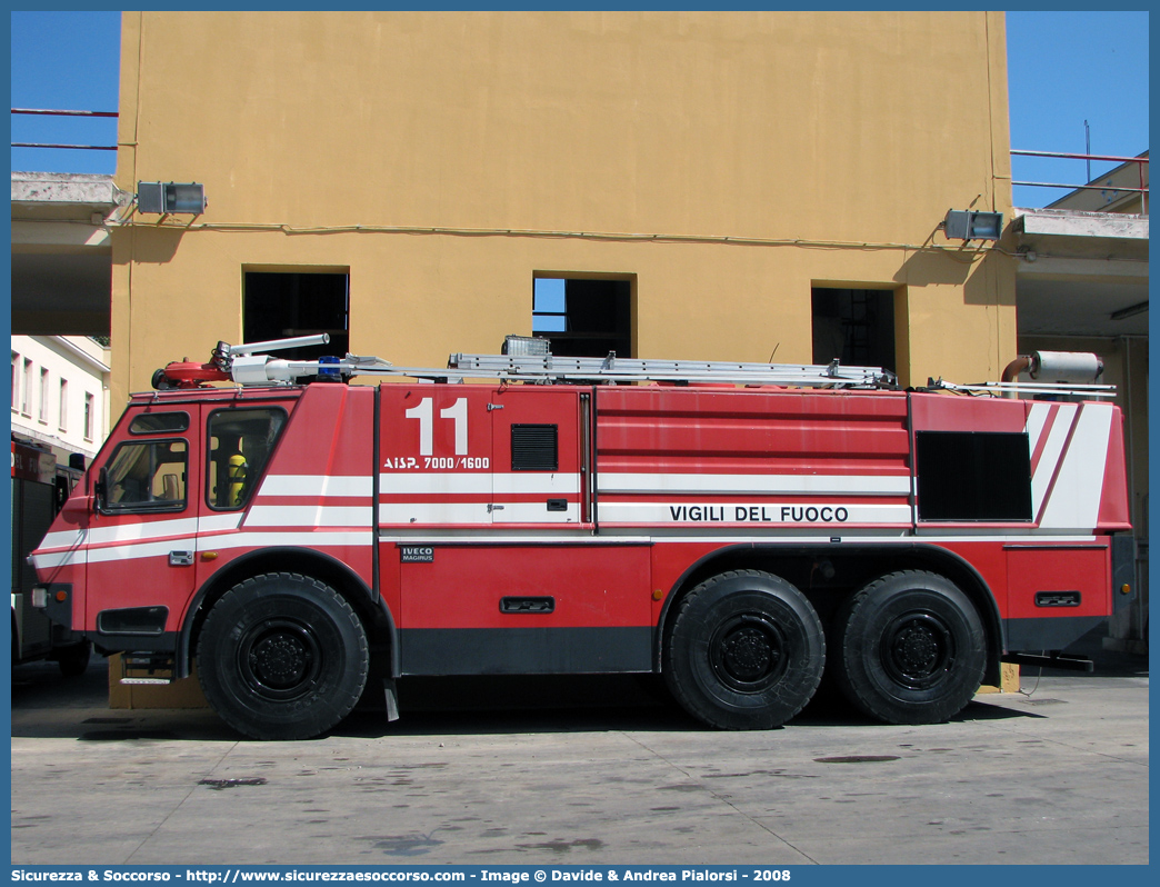 VF 18030
Corpo Nazionale Vigili del Fuoco
Nucleo Aeroportuale
Iveco Magirus Tucano
Parole chiave: Corpo;Nazionale;Vigili del Fuoco;Vigili;Fuoco;Iveco;Magirus;Tucano;Aeroportuale