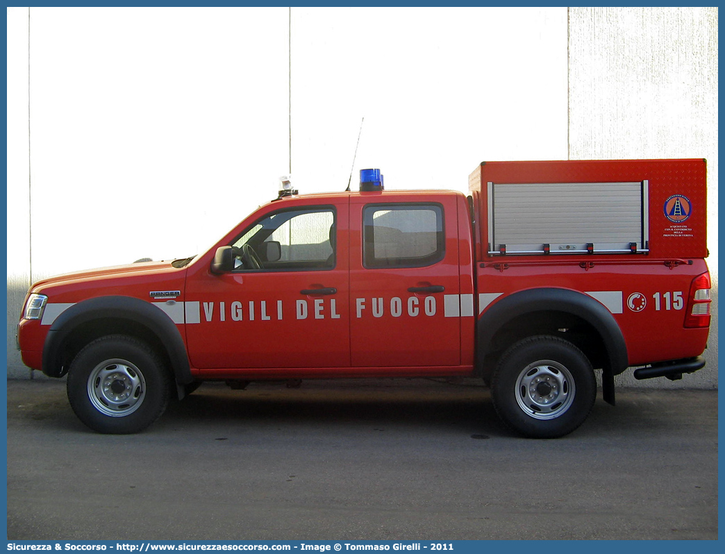 VF 25323
Corpo Nazionale Vigili del Fuoco
Ford Ranger II serie
Allestitore Fortini S.r.l.
Parole chiave: VVF;V.V.F.;Corpo;Nazionale;Vigili;del;Fuoco;Ford;Ranger;Fortini