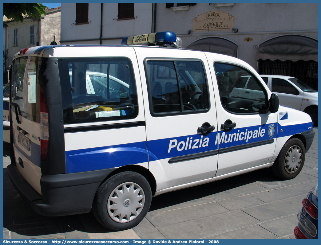 -
Polizia Municipale
Unione Comuni del Rubicone
Fiat Doblò I serie
Allestitore Bertazzoni S.r.l.
Parole chiave: Polizia;Locale;Municipale;Rubicone;Fiat;Doblò;Bertazzoni