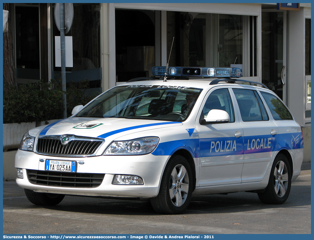 Polizia Locale YA023AA
Polizia Locale
Comune di Castelfidardo
Skoda Octavia Wagon 4x4 III serie
Parole chiave: Polizia;Locale;Municipale;Castelfidardo;Skoda;Octavia;Wagon;YA023AA;YA 023 AA