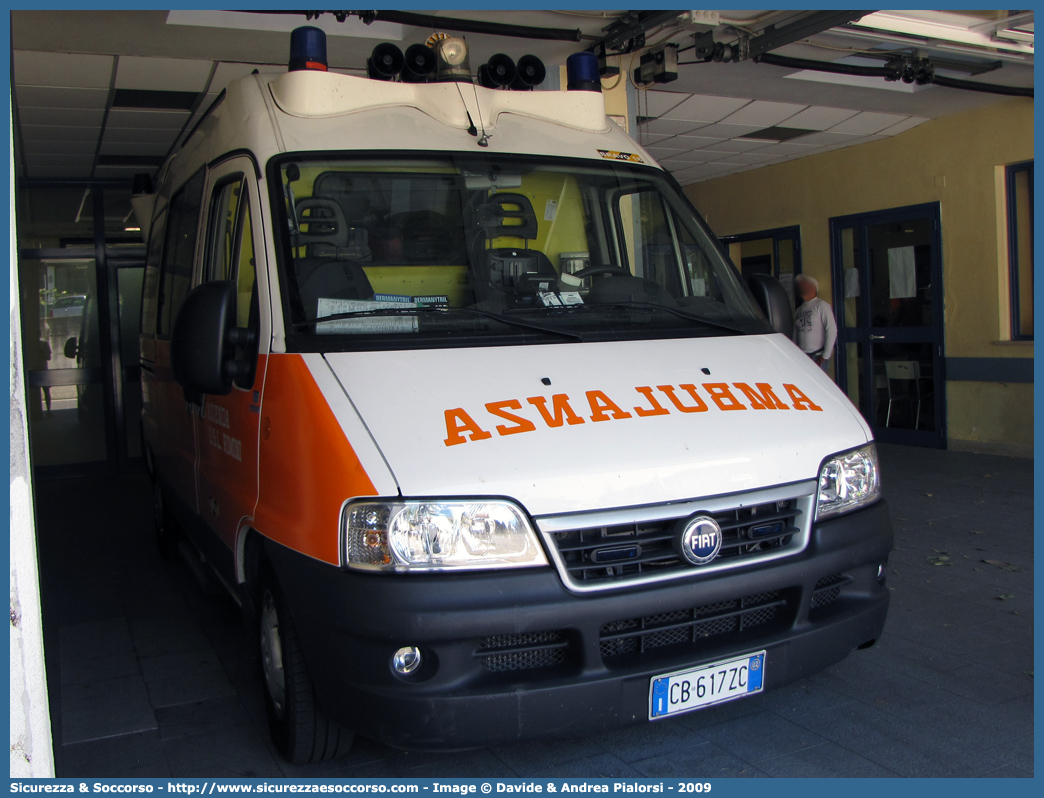 BRAVO 18
118 Romagna Soccorso
Ambito Territoriale di Rimini
Fiat Ducato II serie restyling
Allestitore MAF S.n.c.
Parole chiave: 118;Romagna;Soccorso;Rimini;Ambulanza;Fiat;Ducato;MAF