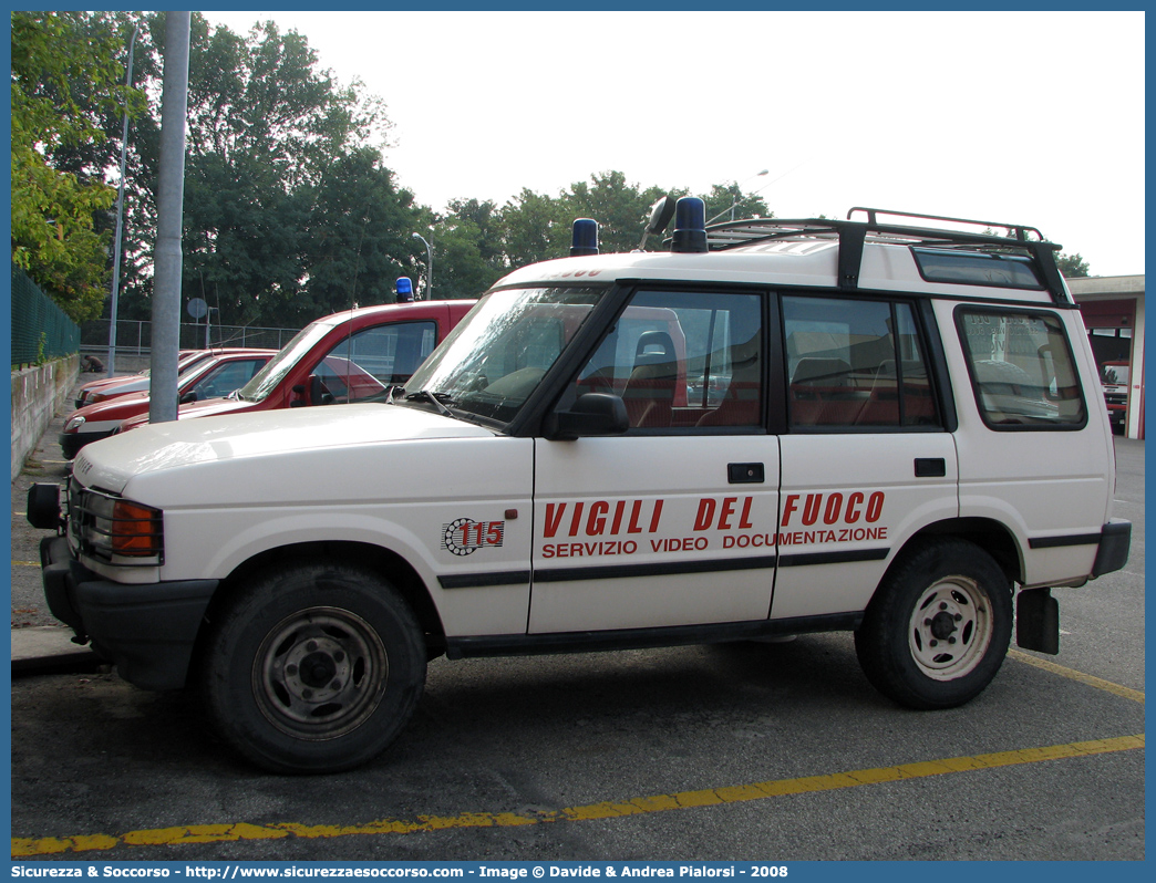 VF 18179
Corpo Nazionale Vigili del Fuoco
Nucleo Videodocumentazione
Land Rover Discovery I serie restyling
Parole chiave: Corpo;Nazionale;Vigili del Fuoco;Vigili;Fuoco;Land Rover;Discovery;Videodocumentazione;Video;Documentazione;Comunicazione