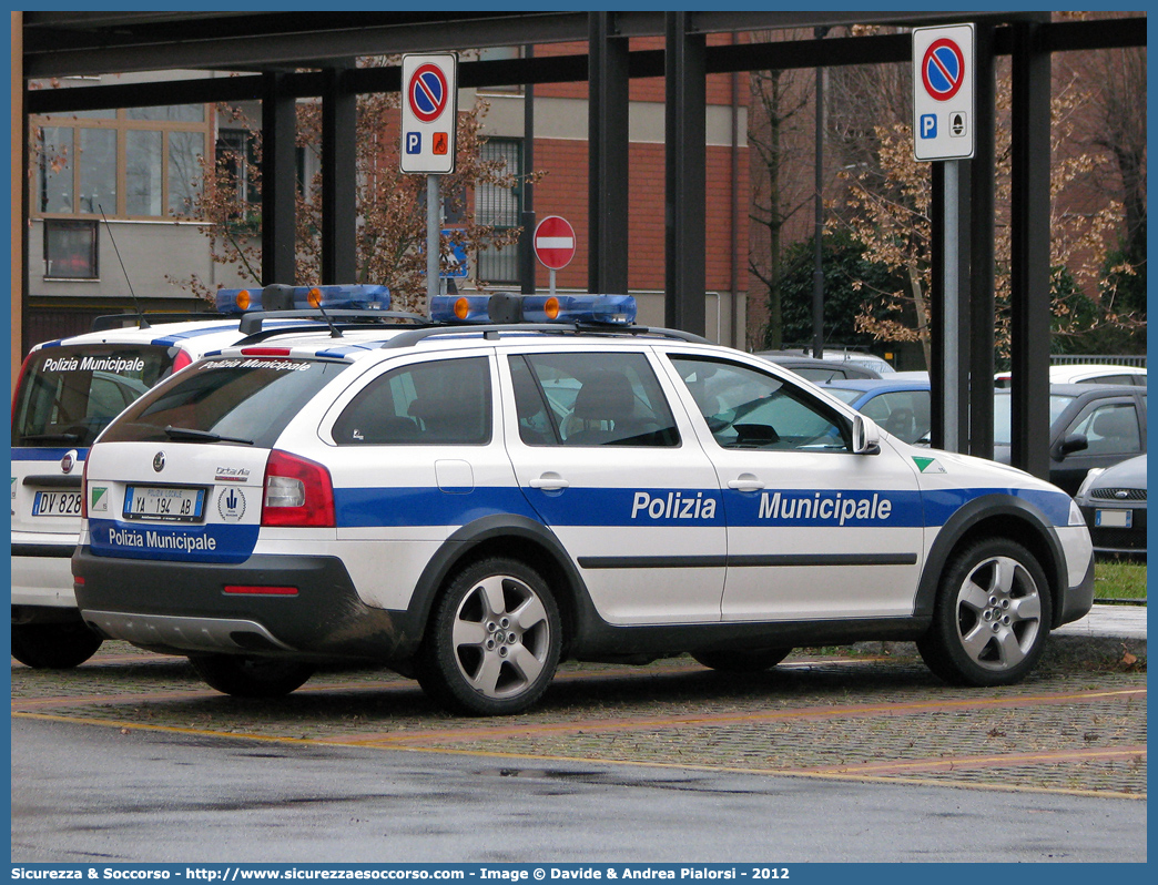 Polizia Locale YA194AB
Polizia Municipale
Comune di San Lazzaro di Savena
Skoda Octavia Wagon Scout II serie
Allestitore Focaccia Group S.r.l.
Parole chiave: Polizia;Locale;Municipale;San Lazzaro di Savena;Skoda;Octavia;Wagon;Scout;Focaccia;YA194AB;YA 194 AB