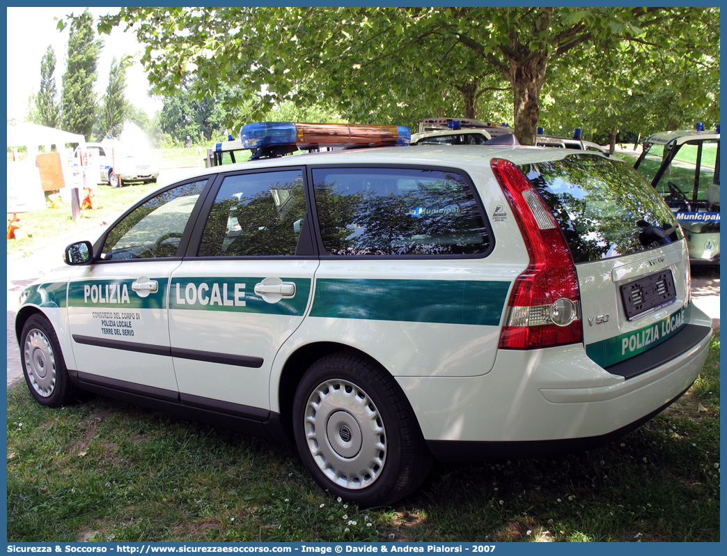 -
Polizia Locale
Consorzio Terre del Serio
Volvo V50
Allestitore Focaccia Group S.r.l.
Parole chiave: Polizia;Locale;Municipale;Terre del Serio;Bariano;Fornovo San Giovanni;Misano di Gera d'Adda;Misano di Gera d Adda;Morengo;Mozzanica;Pagazzano;Volvo;V50;V 50;Focaccia