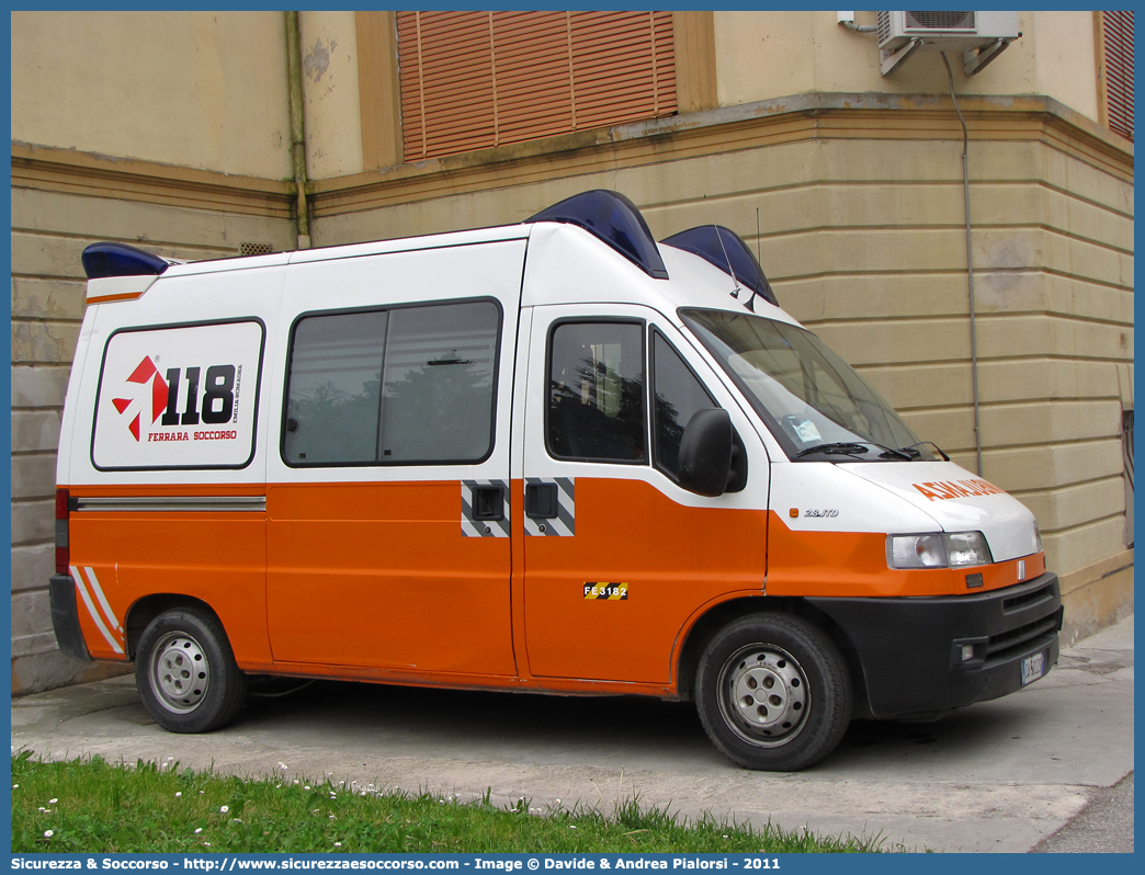 FE 3182
118 Ferrara Soccorso
Fiat Ducato II serie
Allestitore Aricar S.p.A.
Parole chiave: 118;Ferrara;Soccorso;Ambulanza;Autoambulanza;Fiat;Ducato;Aricar