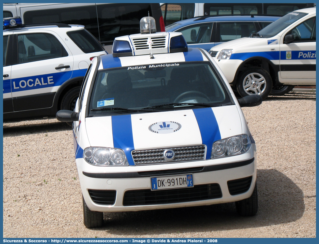 -
Polizia Municipale
Comune di Cesenatico
Fiat Punto III serie restyling
Allestitore Focaccia Group S.r.l.
Parole chiave: Polizia;Locale;Municipale;Cesenatico;Fiat;Punto;Focaccia