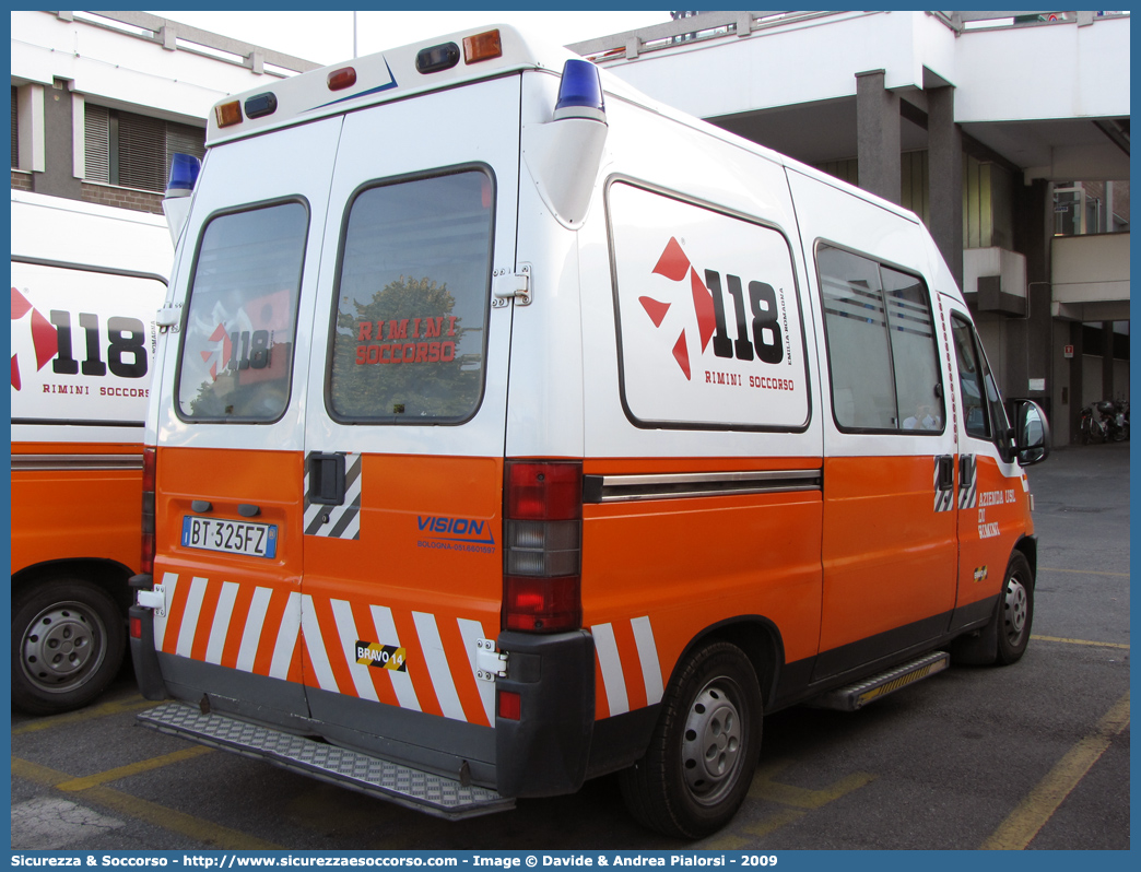 BRAVO 14
118 Romagna Soccorso
Ambito Territoriale di Rimini
Fiat Ducato II serie
Allestitore Vision S.r.l.
Parole chiave: 118;Romagna;Soccorso;Rimini;Ambulanza;Fiat;Ducato