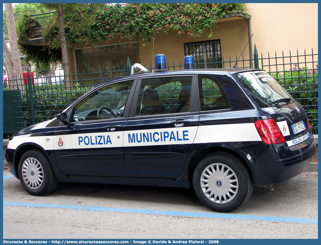 -
Polizia Municipale
Comune di Barletta
Fiat Stilo
Parole chiave: Polizia;Locale;Municipale;Barletta;Fiat;Stilo