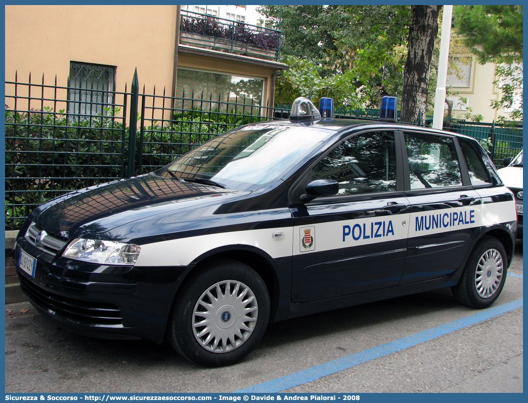 -
Polizia Municipale
Comune di Barletta
Fiat Stilo
Parole chiave: Polizia;Locale;Municipale;Barletta;Fiat;Stilo