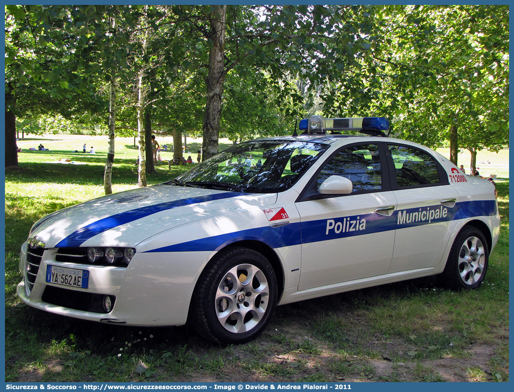 Polizia Locale YA562AE
Polizia Municipale
Comune di Forlì
Alfa Romeo 159
Allestitore Focaccia Group S.r.l.
Parole chiave: Polizia;Locale;Municipale;Forlì;Alfa Romeo;159;YA562AE;Focaccia