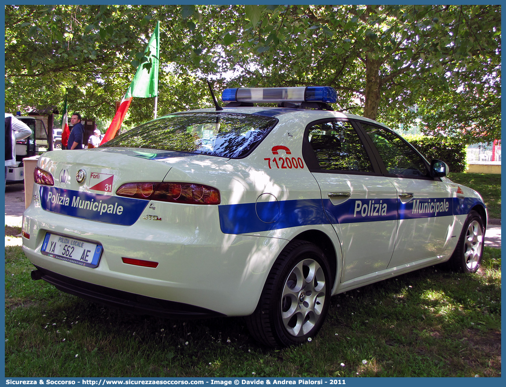 Polizia Locale YA562AE
Polizia Municipale
Comune di Forlì
Alfa Romeo 159
Allestitore Focaccia Group S.r.l.
Parole chiave: Polizia;Locale;Municipale;Forlì;Alfa Romeo;159;YA562AE;Focaccia