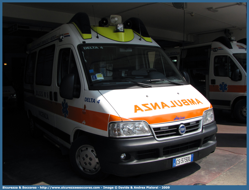 DELTA 4
SUEM 118 Vicenza
Azienda ULSS 8 - Berica
Fiat Ducato II serie restyling
Allestitore Aricar S.p.A.
Parole chiave: 118;SUEM;S.U.E.M.;Vicenza;Ambulanza;Fiat;Ducato;Aricar