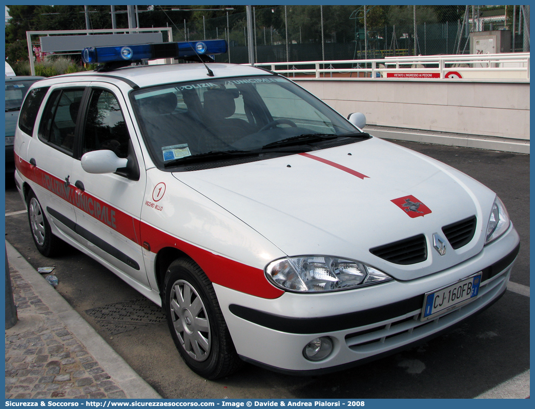 -
Polizia Municipale
Comune di Vicchio
Renault Megane Break
Parole chiave: Polizia;Locale;Municipale;Vicchio;Renault;Megane;Break