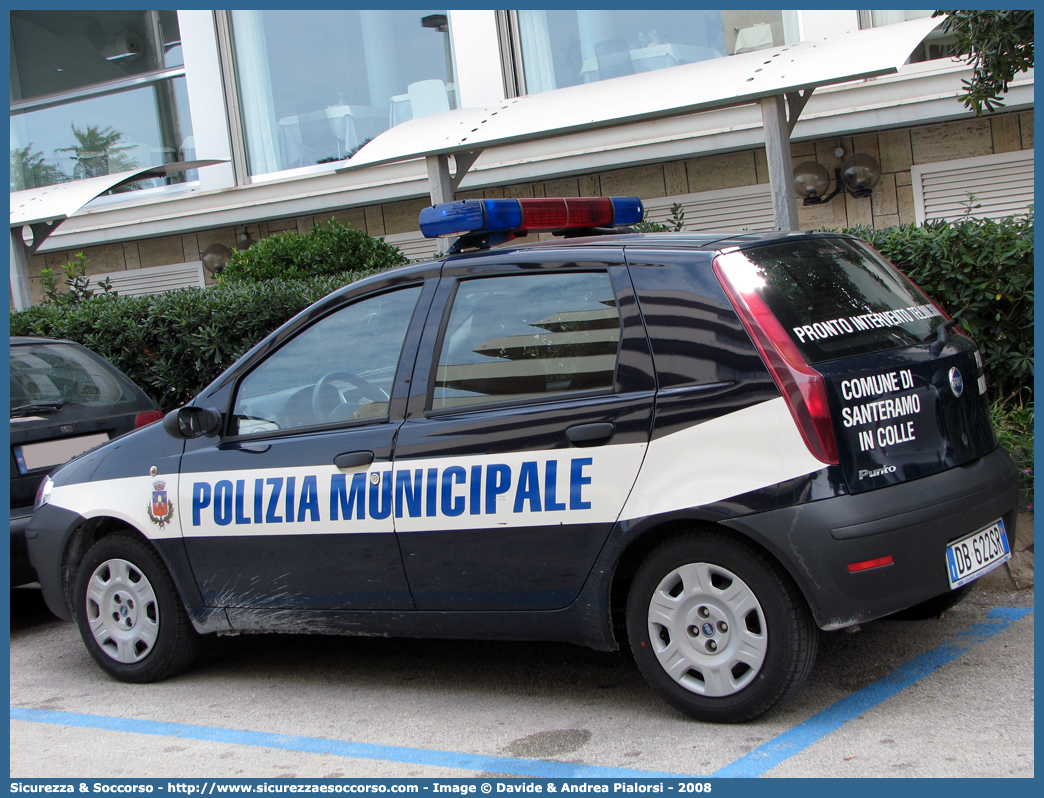 -
Polizia Municipale
Comune di Santeramo in Colle
Fiat Punto III serie
Parole chiave: Polizia;Locale;Municipale;Santeramo in Colle;Fiat;Punto