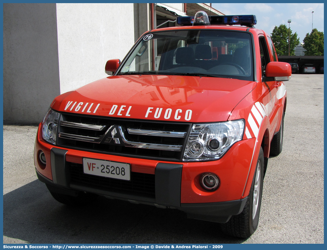 VF 25208
Corpo Nazionale Vigili del Fuoco
Mitsubishi Pajero SWB IV serie
Parole chiave: Corpo;Nazionale;Vigili del Fuoco;Vigili;Fuoco;Mitsubishi;Pajero;SWB