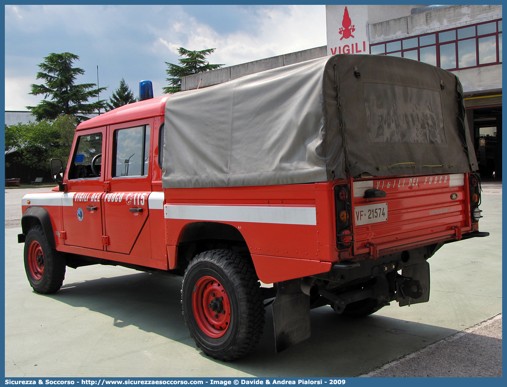 VF 21574
Corpo Nazionale Vigili del Fuoco
Nucleo Soccorso Subacqueo e Acquatico
Land Rover Defender 130
Parole chiave: Corpo;Nazionale;Vigili del Fuoco;Vigili;Fuoco;Land Rover;Defender;130;NSSA;N.S.S.A.;Soccorso;Subacqueo;Acquatico;Sommozzatori;Subacquei