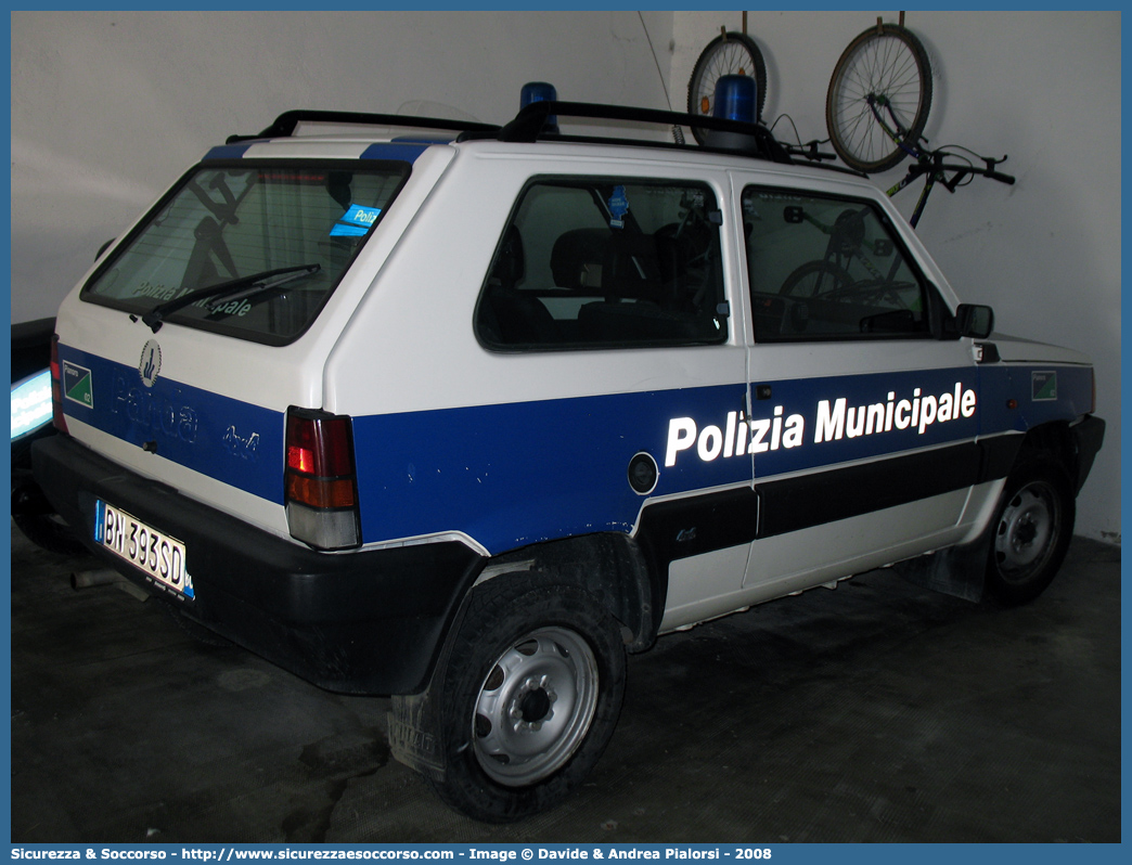 -
Polizia Municipale
Comune di Pianoro
Fiat Panda 4x4 II serie
Parole chiave: Polizia;Locale;Municipale;Pianoro;Fiat;Panda