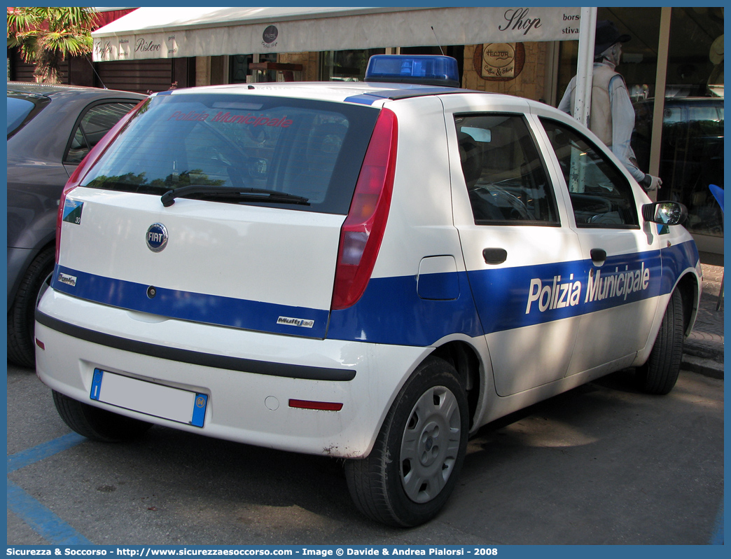 -
Polizia Municipale
Comune di Riccione
Fiat Punto III serie
Parole chiave: Polizia;Municipale;Locale;Riccione;Fiat;Punto