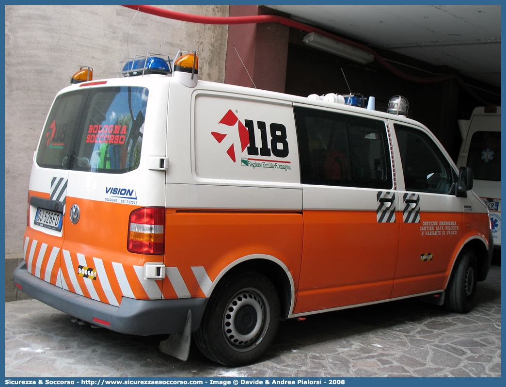 BO 0651
118 Bologna Soccorso
Volkswagen Transporter T5
Allestitore Vision S.r.l.
Parole chiave: 118;Bologna;Soccorso;Ambulanza;Autoambulanza;Volkswagen;Transporter;T5;GECAV;Gestione;Emergenza;Cantieri;Alta Velocità;Variante di Valico