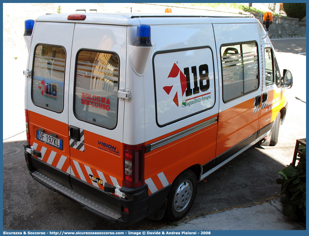 BO 0632
118 Bologna Soccorso
Fiat Ducato II serie restyling
Allestitore Vision S.r.l.
Parole chiave: 118;Bologna;Soccorso;Ambulanza;Fiat;Ducato;GECAV;Gestione;Emergenza;Cantieri;Alta Velocità;Variante di Valico