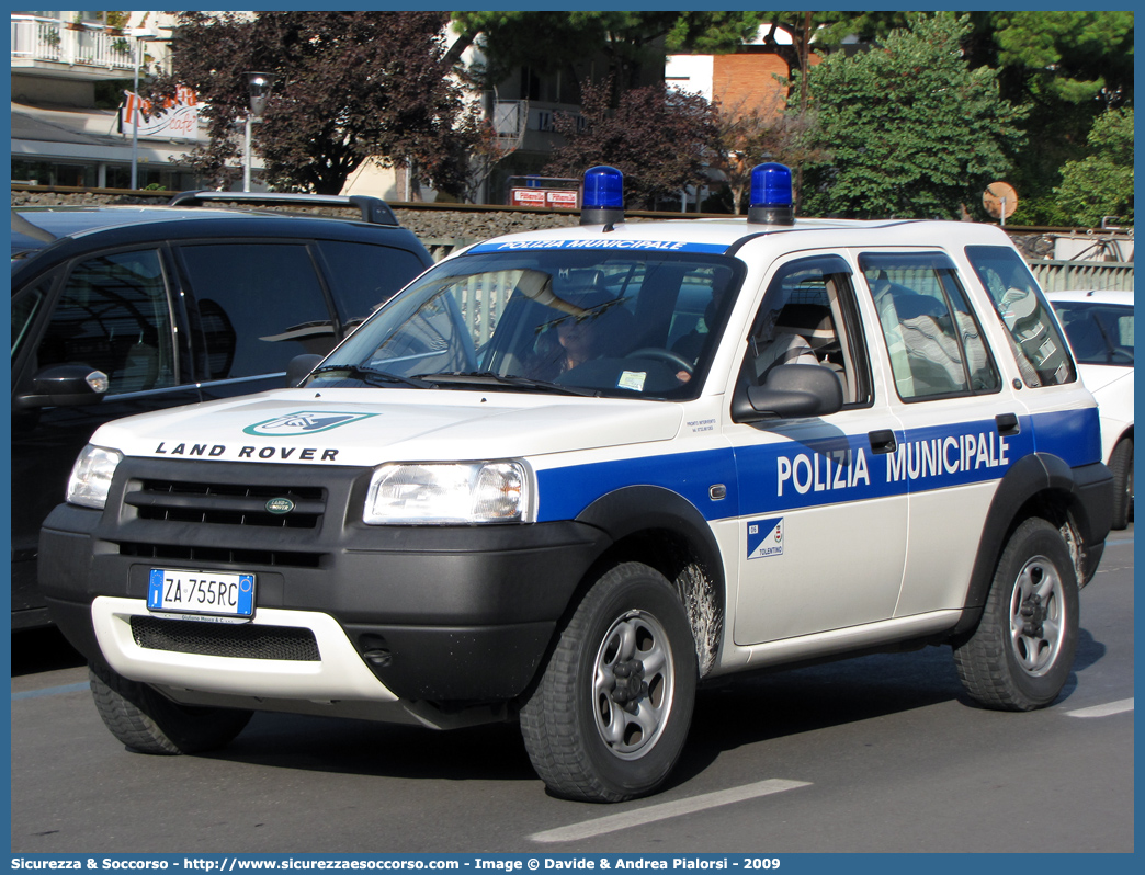 -
Polizia Municipale
Comune di Tolentino
Land Rover Freelander I serie
Parole chiave: Polizia;Locale;Municipale;Tolentino;Land Rover;Freelander