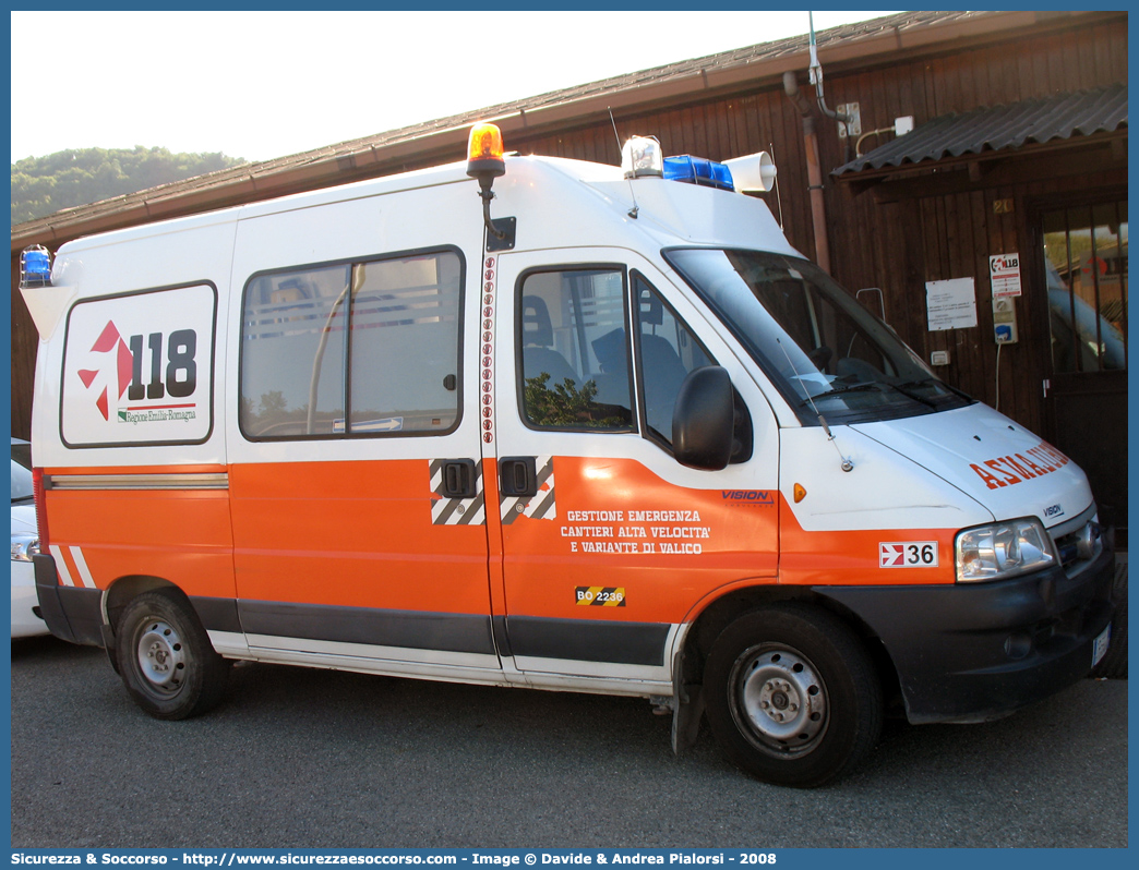 BO 2236
118 Bologna Soccorso
Fiat Ducato II serie restyling
Parole chiave: 118;Bologna;Soccorso;Ambulanza;Fiat;Ducato;GECAV;Gestione;Emergenza;Cantieri;Alta Velocità;Variante di Valico