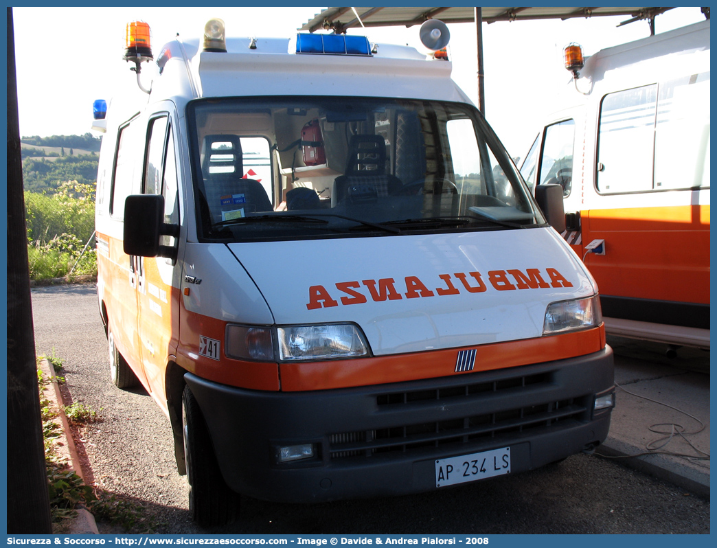 BO 2241
118 Bologna Soccorso
Fiat Ducato II serie
Parole chiave: 118;Bologna;Soccorso;Ambulanza;Fiat;Ducato;GECAV;Gestione;Emergenza;Cantieri;Alta Velocità;Variante di Valico