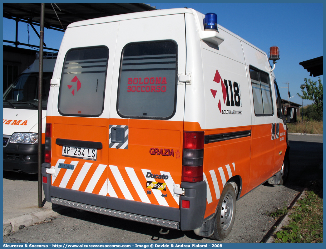 BO 2241
118 Bologna Soccorso
Fiat Ducato II serie
Parole chiave: 118;Bologna;Soccorso;Ambulanza;Fiat;Ducato;GECAV;Gestione;Emergenza;Cantieri;Alta Velocità;Variante di Valico