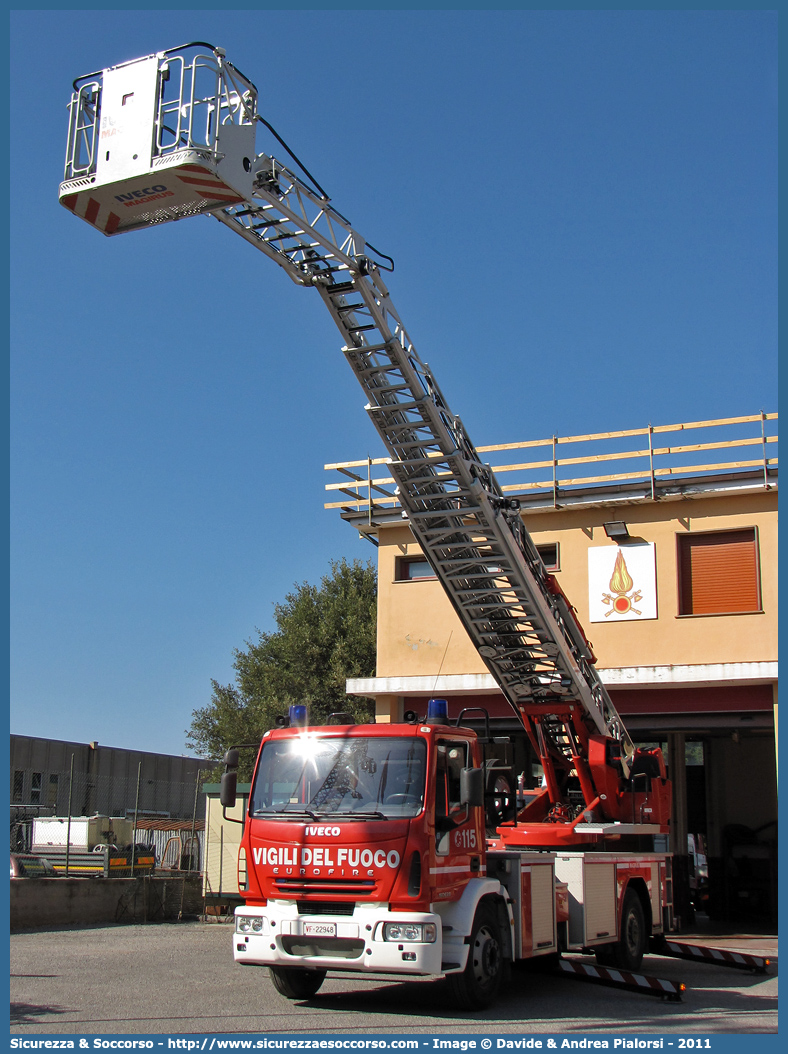 VF 22948
Corpo Nazionale Vigili del Fuoco
Iveco 150E28 EuroFire II serie
Allestitore Magirus
unico esemplare
con asse posteriore sterzante
Parole chiave: VVF;V.V.F.;Corpo;Nazionale;Vigili;del;Fuoco;AutoScala;AS;Iveco;150E28;EuroFire;Magirus