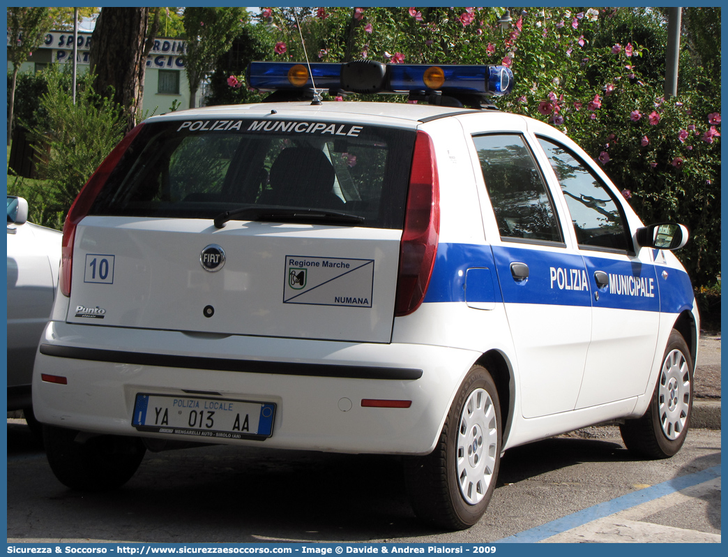 Polizia Locale YA013AA
Polizia Municipale
Comune di Numana
Fiat Punto II serie restyling
Allestitore Focaccia Group S.r.l.
Parole chiave: Polizia;Locale;Municipale;Numana;Fiat;Punto;YA013AA;YA 013 AA;Focaccia