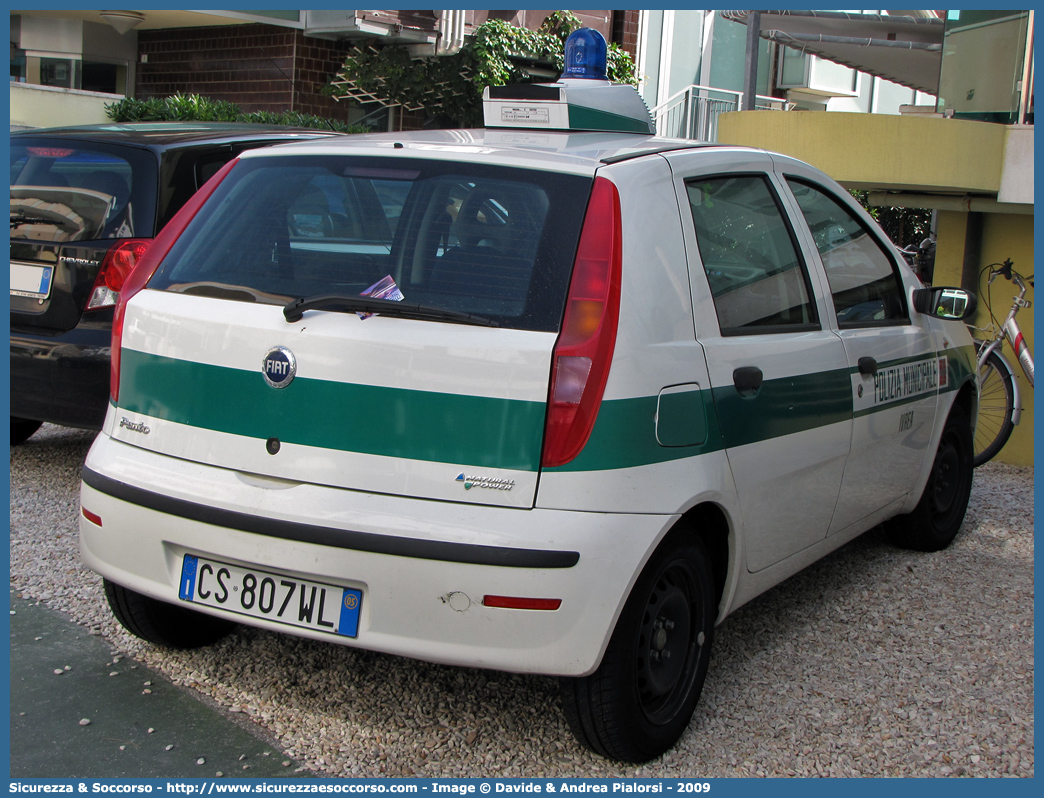 -
Polizia Municipale
Comune di Ivrea
Fiat Punto III serie
Parole chiave: PL;P.L.;PM;P.M.;Polizia;Locale;Municipale;Ivrea;Fiat;Punto