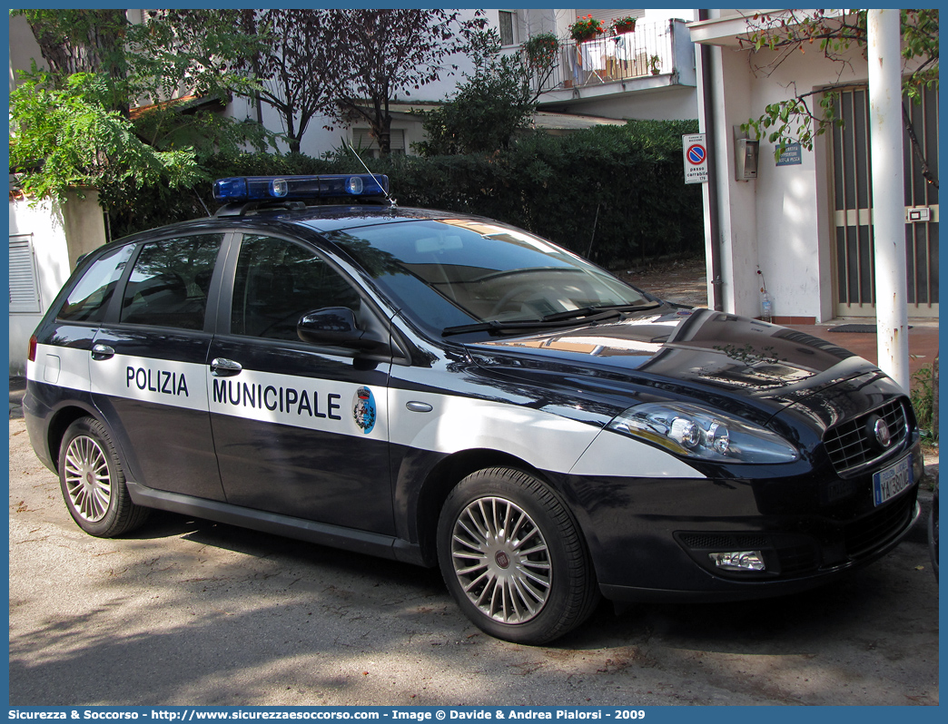 Polizia Locale YA380AC
Polizia Municipale
Comune di Crispiano
Fiat Nuova Croma II serie
Parole chiave: Polizia;Locale;Municipale;Crispiano;Fiat;Nuova Croma;YA380AC;YA 380 AC