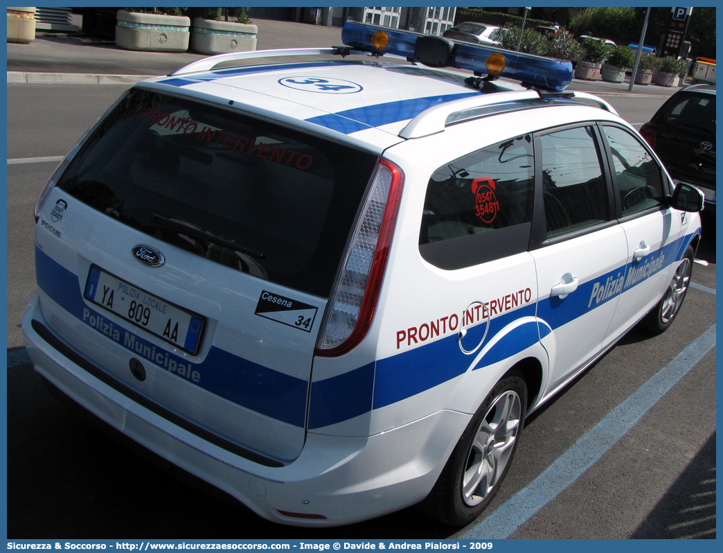 Polizia Locale YA809AA
Polizia Municipale
Comune di Cesena
Nucleo Pronto Intervento
Ford Focus Style Wagon II serie
Allestitore Ciabilli S.r.l.
Parole chiave: Polizia;Locale;Municipale;Cesena;Ford;Focus;Style Wagon;Pronto;Intervento;Ciabilli