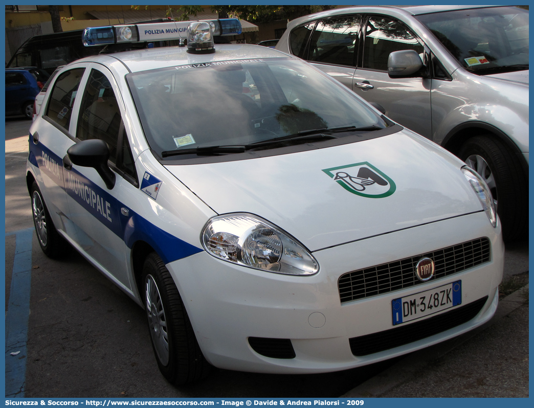 -
Polizia Municipale
Comune di Ancona
Fiat Grande Punto
Parole chiave: Polizia;Locale;Municipale;Ancona;Fiat;Grande Punto