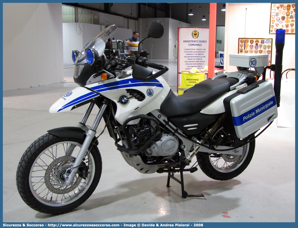 -
Polizia Municipale
Comune di Cesena
Bmw F650GS
Parole chiave: Polizia;Locale;Municipale;Cesena;Bmw;F650GS