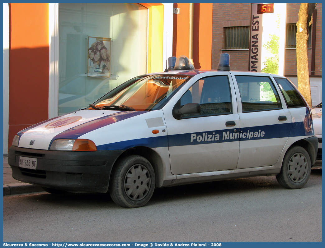 -
Polizia Municipale
Unione Comuni del Rubicone
Fiat Punto I serie
Parole chiave: Polizia;Locale;Municipale;Rubicone;Fiat;Punto