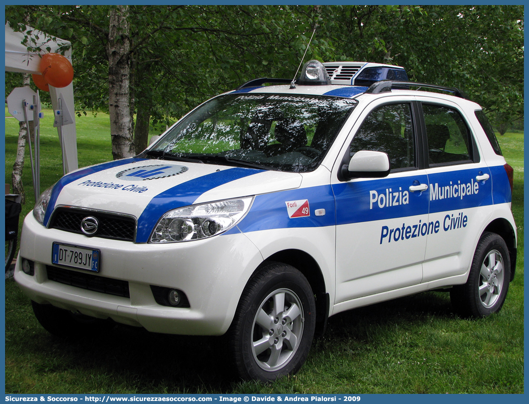 -
Polizia Municipale
Comune di Forlì
Nucleo Protezione Civile
Daihatsu Terios III serie
Parole chiave: Polizia;Locale;Municipale;Forlì;Daihatsu;Terios;Protezione;Civile