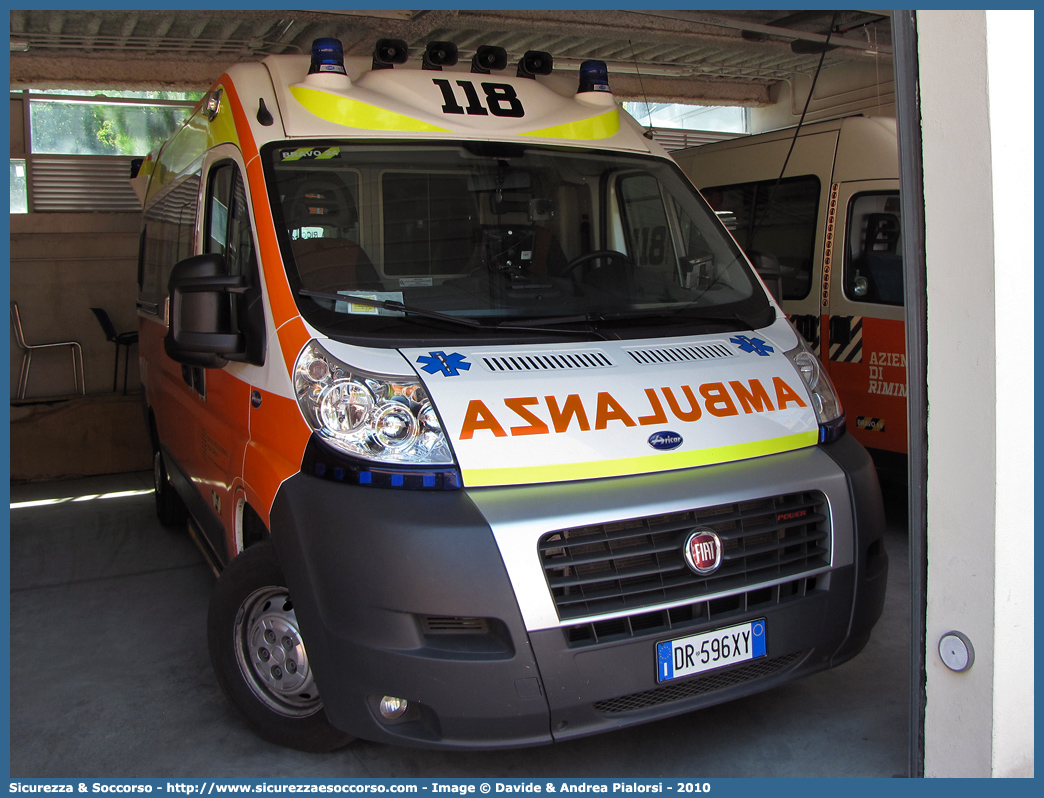 BRAVO 24
118 Romagna Soccorso
Ambito Territoriale di Rimini
Fiat Ducato III serie
Allestitore Aricar S.p.A.
Parole chiave: 118;Romagna;Soccorso;Rimini;Ambulanza;Fiat;Ducato;Aricar