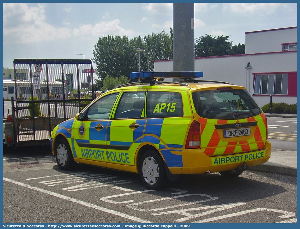 AP10
Republic of Ireland
Poblacht na Héireann
Airport Police Service
Póilíní an t-Aerfoirt
Shannon Airport
Aerfort na Sionainne
Ford Focus Station Wagon
Parole chiave: Republic;Ireland;Poblacht na Héireann;Airport;Police;Service;Póilíní an t-Aerfoirt;Shannon;Airport;Aerfort na Sionainne;Ford;Focus;Station Wagon