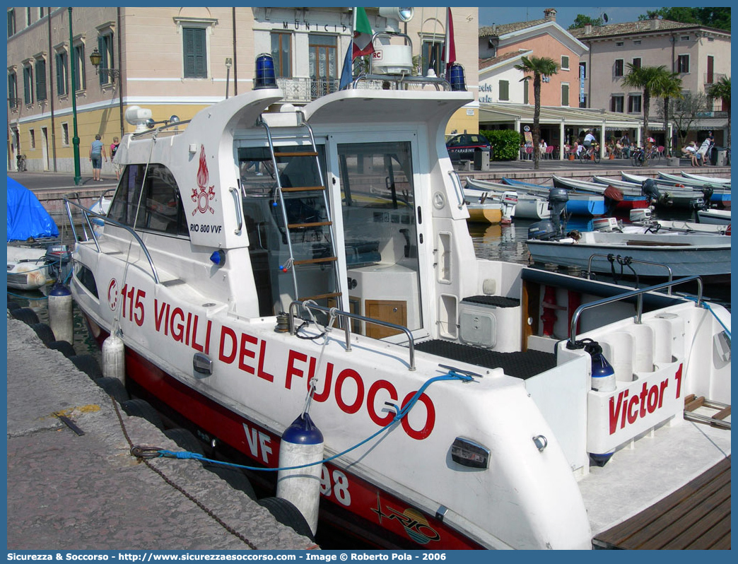 VF 1098
Corpo Nazionale Vigili del Fuoco
Nucleo Portuale
MotoBarca Rio 800
Parole chiave: VVF;V.V.F;Corpo;Nazionale;Vigili;del;Fuoco;MotoBarca;Rio;800;Portuale;Navale;Nautica;Nautico;Nautici;Porti;Imbarcazione;Motoscafo