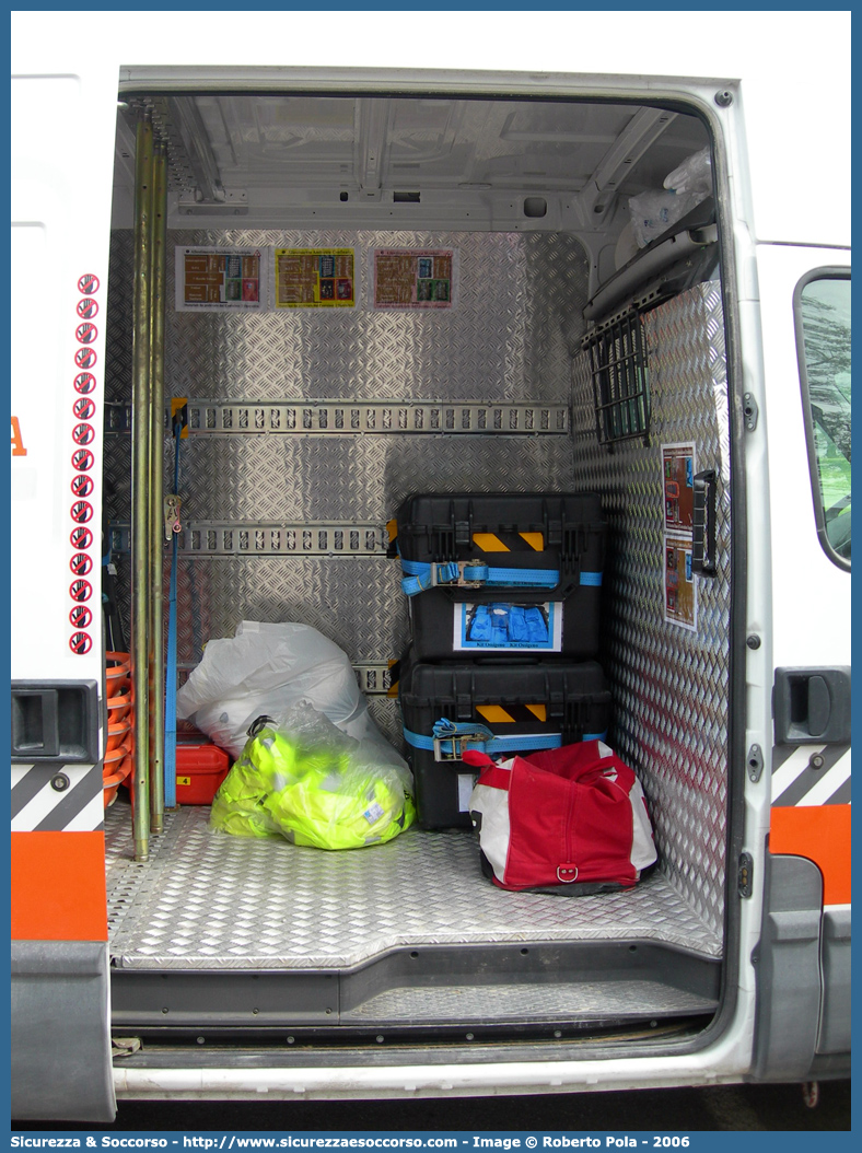 BO 2216
118 Bologna Soccorso
Iveco Daily III serie
Parole chiave: 118;Bologna;Soccorso;Iveco;Daily;GECAV;Gestione;Emergenze;Cantieri;Alta Velocità;Variante di Valico;Galleria