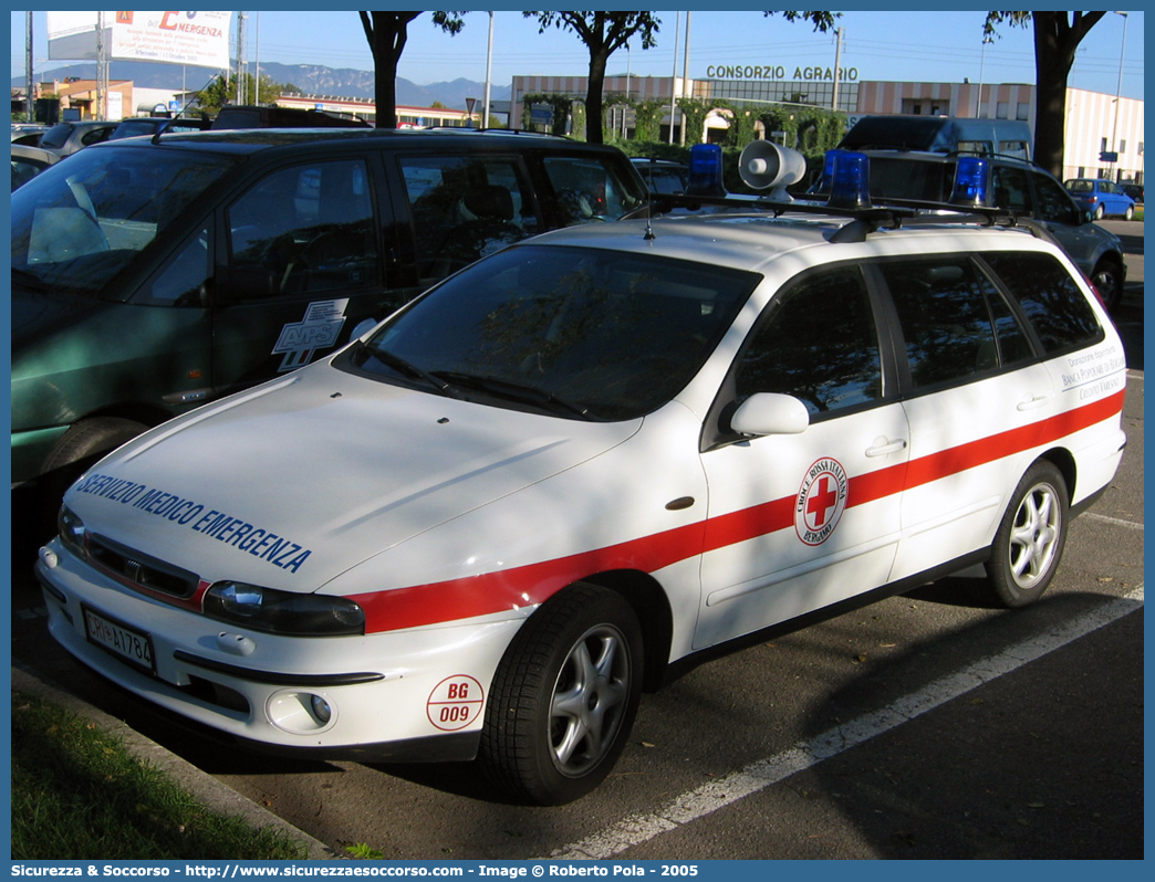 CRI A1784
Croce Rossa Italiana
Bergamo
Fiat Marea Weekend
Parole chiave: CRI;C.R.I.;Croce Rossa Italiana;Automedica;Auto medica;Automedicalizzata;Auto medicalizzata;Fiat;Marea;Weekend;Bergamo;A1784