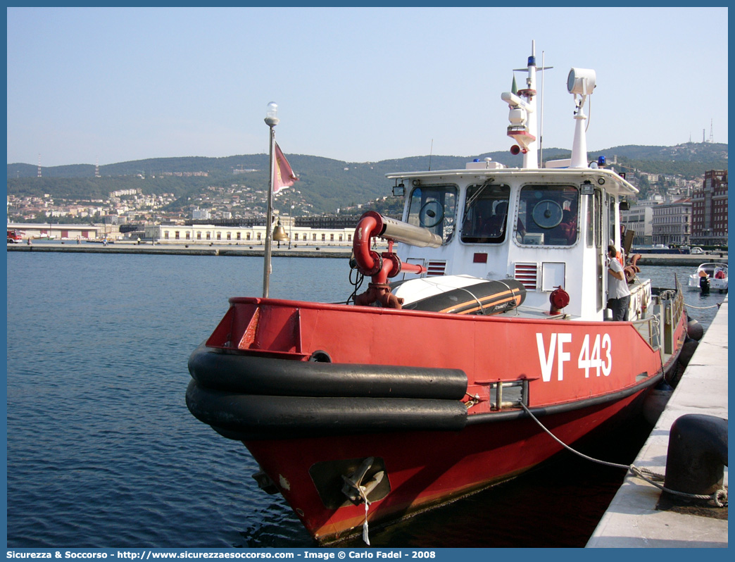 VF 443 "Bressan Ramiro"
Corpo Nazionale Vigili del Fuoco
Nucleo Portuale
MotoBarcaPompa Classe 400
Parole chiave: Corpo;Nazionale;Vigili del Fuoco;Vigili;Fuoco;MotoBarcaPompa;Classe 400;Portuale;Navale;Nautica;Nautico;Nautici;Porti;Imbarcazione