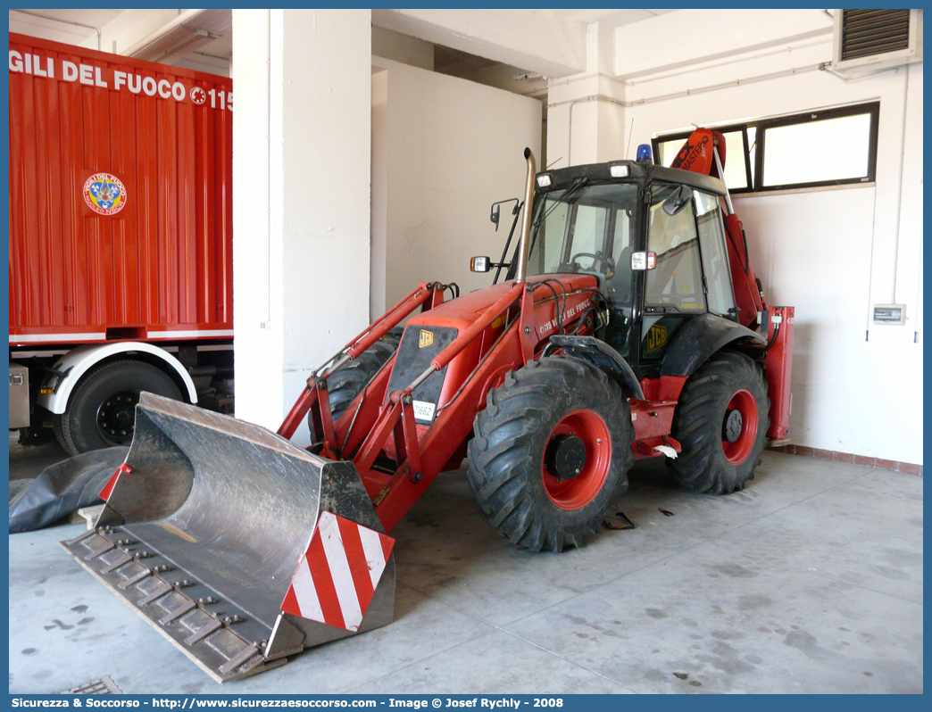 VF 21662
Corpo Nazionale Vigili del Fuoco
JCB 4CX
Parole chiave: VVF;V.V.F.;Corpo;Nazionale;Vigili;del;Fuoco;JCB;4CX