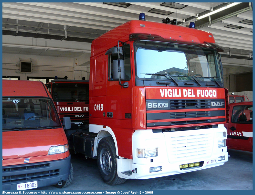 VF 21798
Corpo Nazionale Vigili del Fuoco
DAF XF95
Parole chiave: VVF;V.V.F.;Corpo;Nazionale;Vigili;del;Fuoco;DAF;95;XF