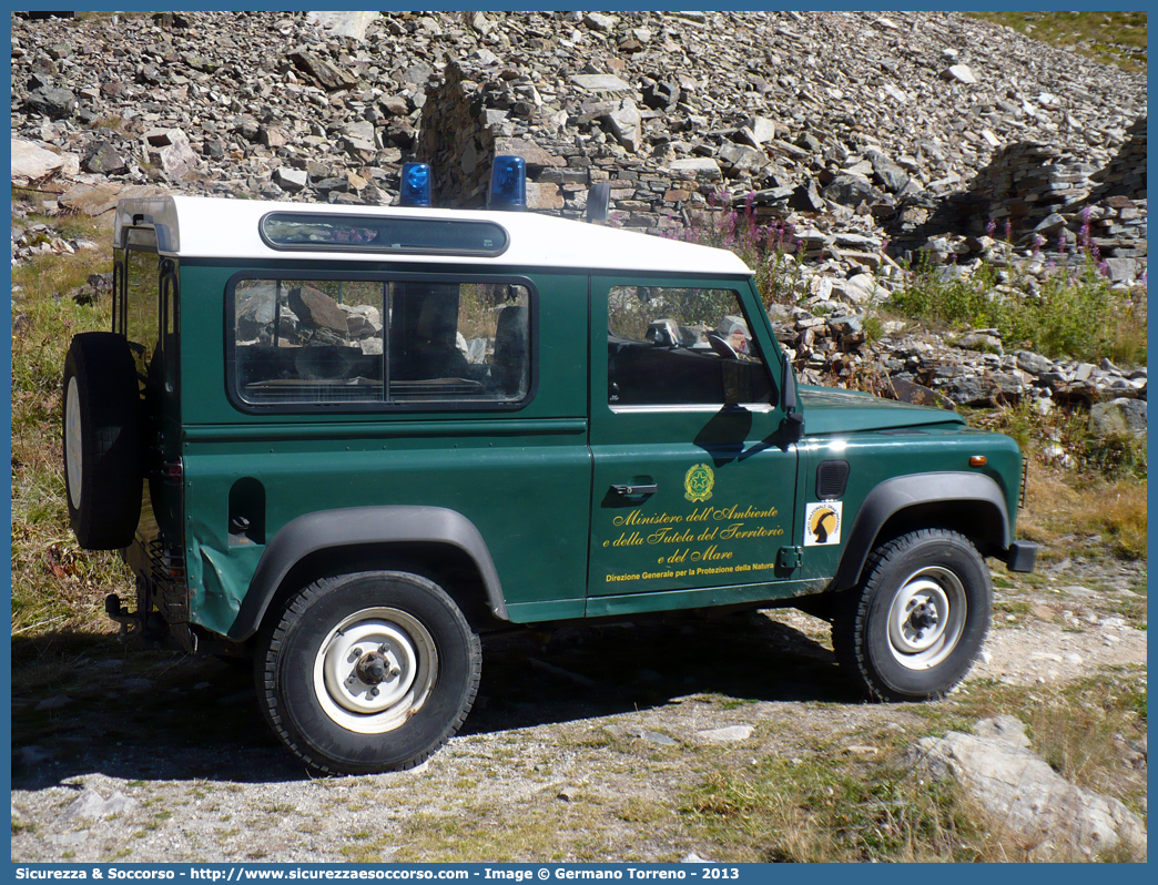 -
Ministero dell'Ambiente
e della Tutela del Territorio e del Mare
Land Rover Defender 90
Parole chiave: Ministero;Ambiente;Tutela;Territorio;Mare;Land Rover;Defender;90