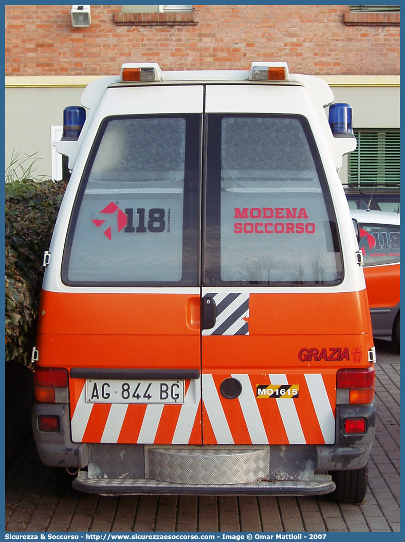 MO 1615
118 Modena Soccorso
Volkswagen Transporter T4
Parole chiave: 118;Modena;Soccorso;Ambulanza;Volkswagen;Transporter;T4