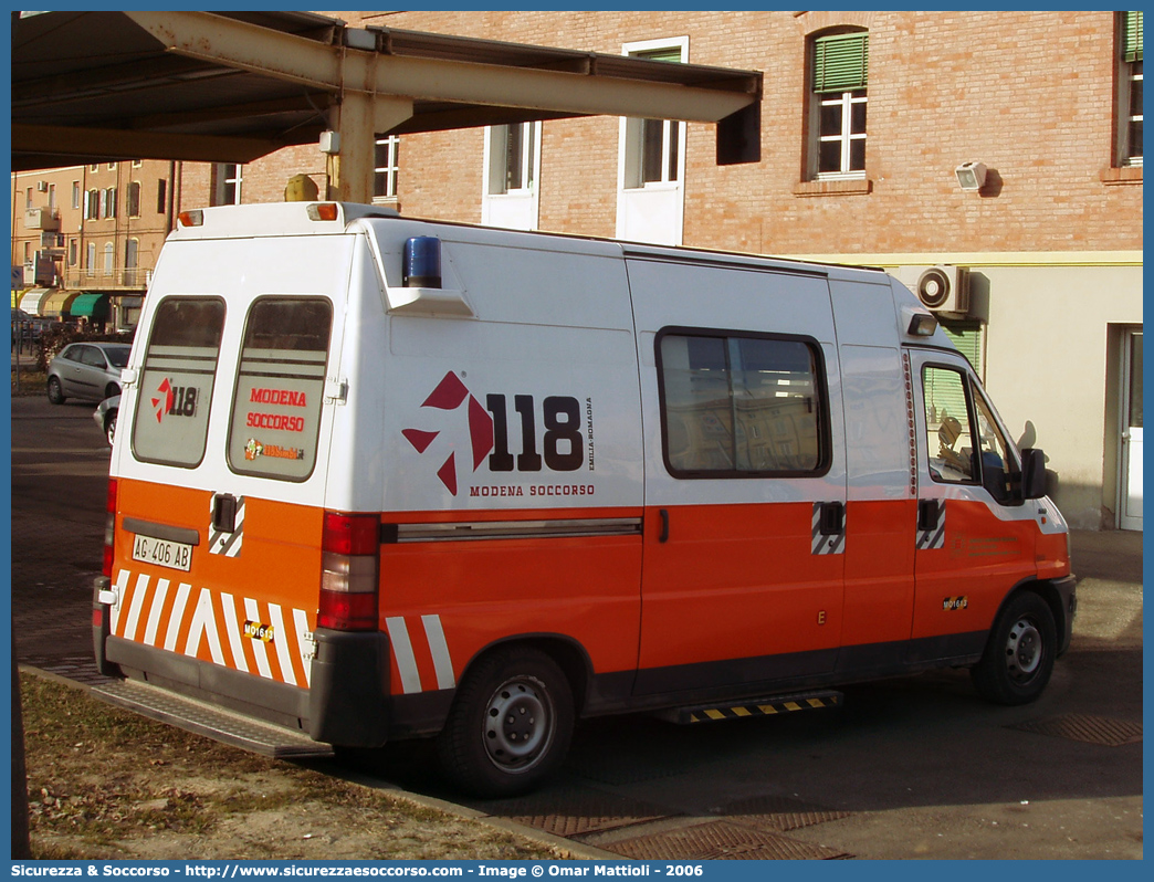 MO 1613
118 Modena Soccorso
Fiat Ducato II serie
Parole chiave: 118;Modena;Soccorso;Ambulanza;Fiat;Ducato