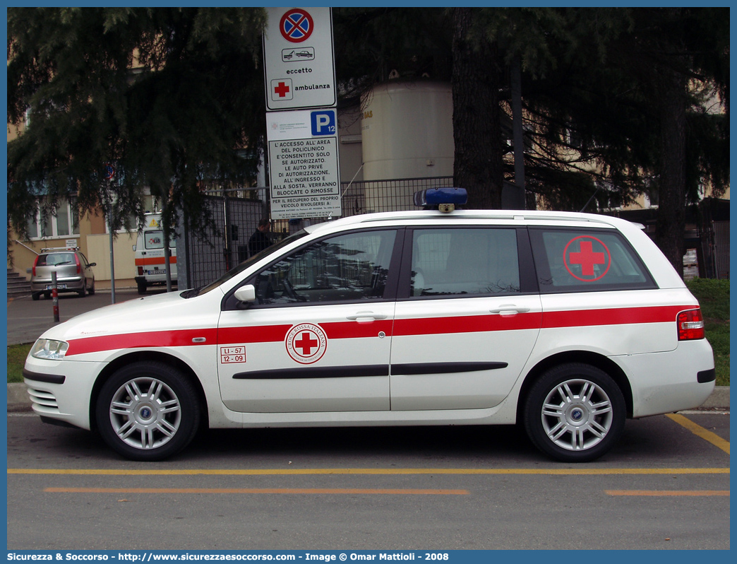 CRI A898C
Croce Rossa Italiana
Venturina
Fiat Stilo Multiwagon
Allestitore Mariani Fratelli S.r.l.
Parole chiave: CRI;C.R.I.;Croce Rossa Italiana;Automedica;Auto medica;Automedicalizzata;Auto medicalizzata;Fiat;Stilo;Multiwagon;Venturina;A898C;Mariani Fratelli